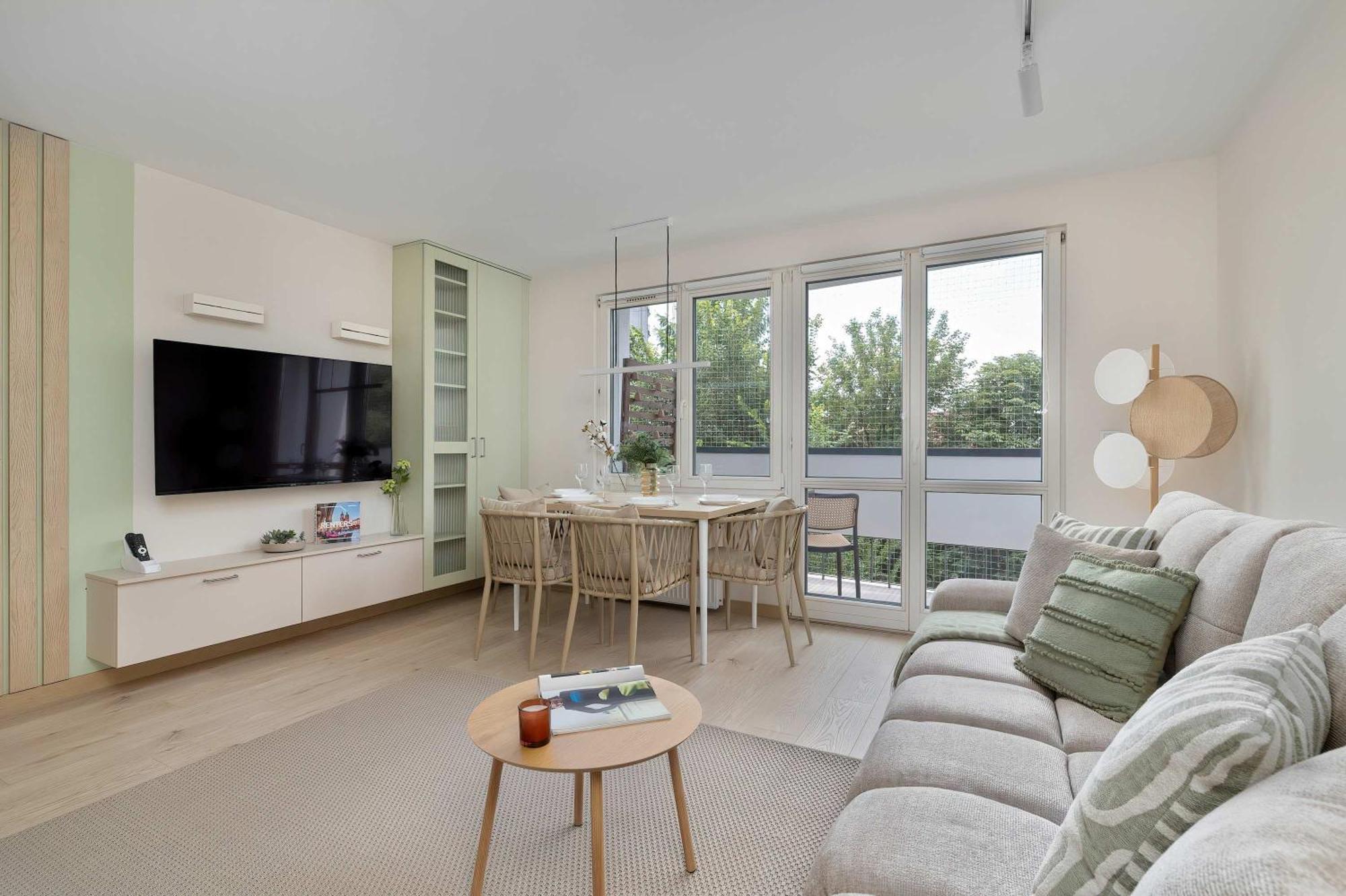 Family With Air Conditioning With 3 Bedrooms In Cracow By Renters Apartament *