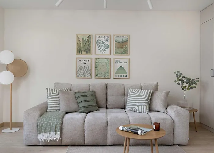 Family Apartment With Air Conditioning With 3 Bedrooms In Cracow By Noclegi Renters